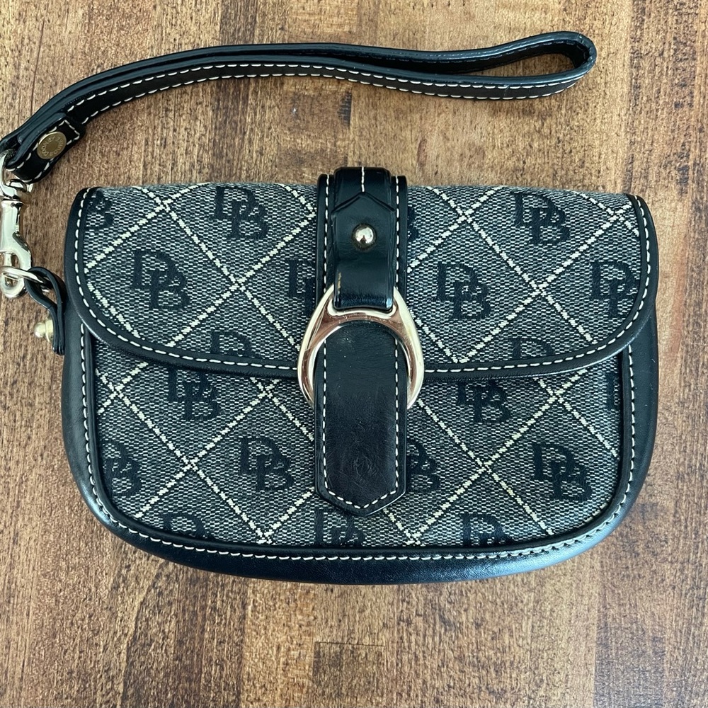 Dooney & Bourke Wristlet!!